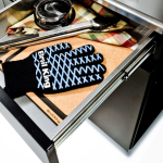 Broil King Baron 590i Shadow 5 Burner Propane Grill Center w/ Rotisserie Kit & Side Burner - Black - 876844 - Image 4