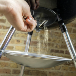 Weber Original Kettle 18-Inch Charcoal Grill - Black - 441001 - Image 5