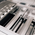 Summerset Sizzler Pro 32-in 4 Burner Built-In Natural Gas Grill w/ Rear Infrared Burner - SZRPRO32 - Image 15